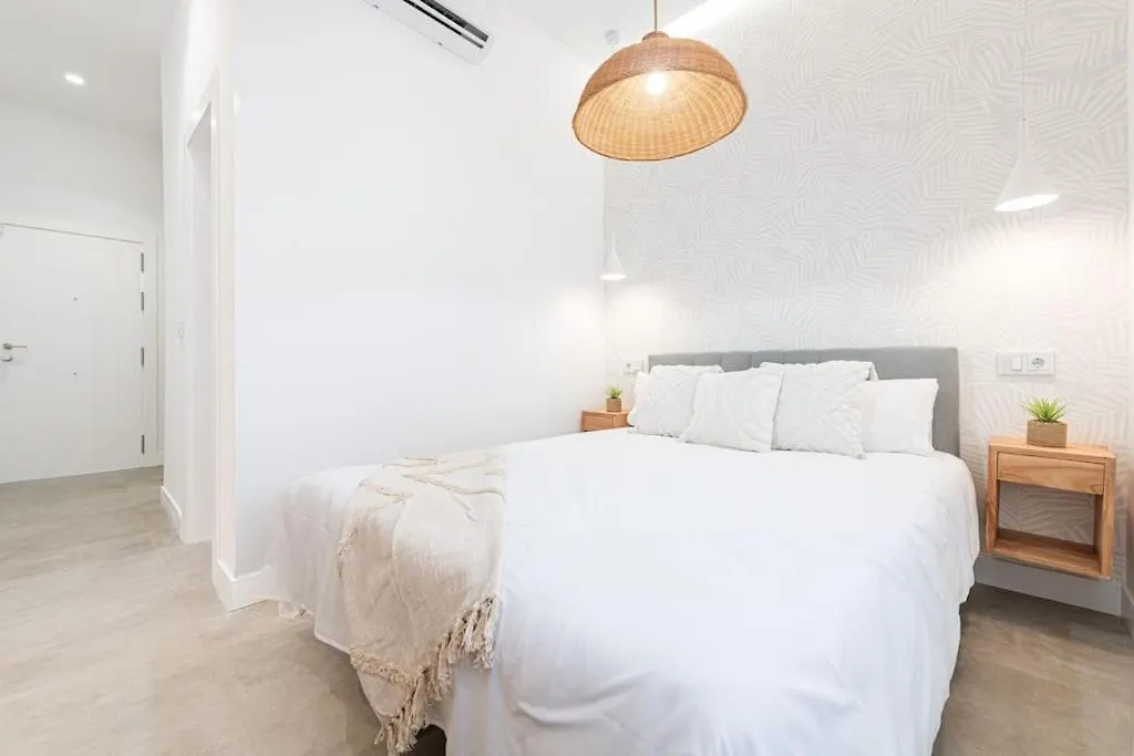 Апартаменты Wintowinrentals Goleta Suites 0B En Malaga, Espana Испания